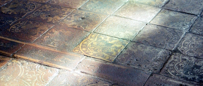 La pulizia professionale dei pavimenti delicati